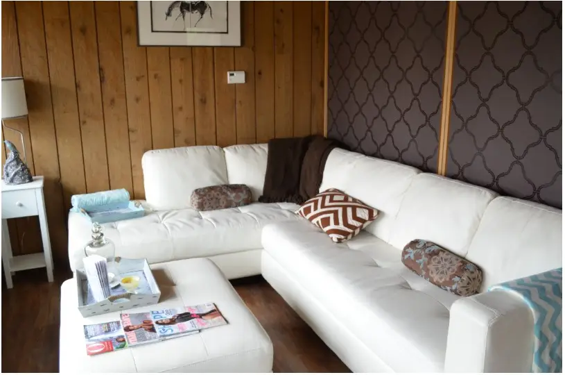 Upstairs waiting room for spa guests